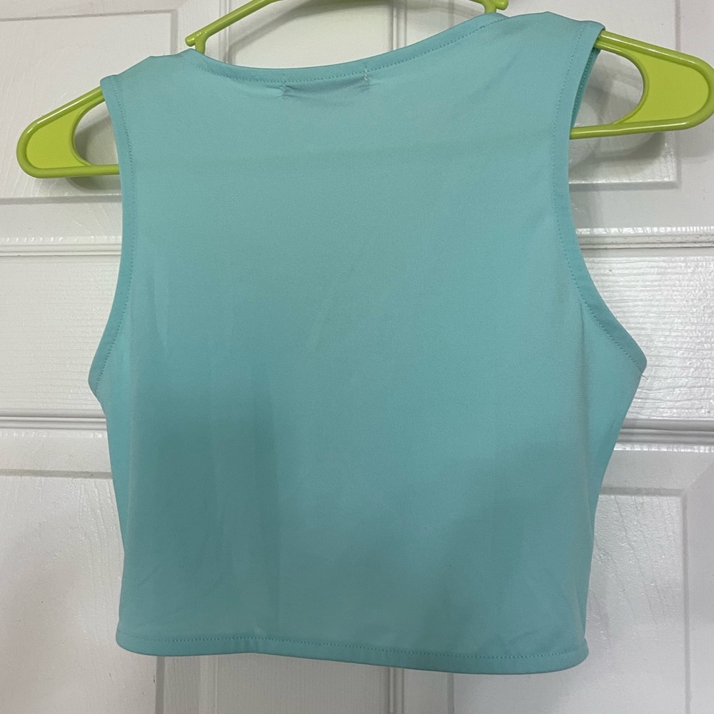 crop top - Picture 4 of 4